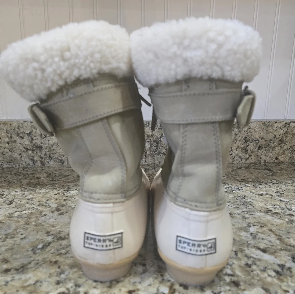 Women’s Sperry J. Crew Shearwater Duck Boots 100% Wool Lining Size 9 Ivory